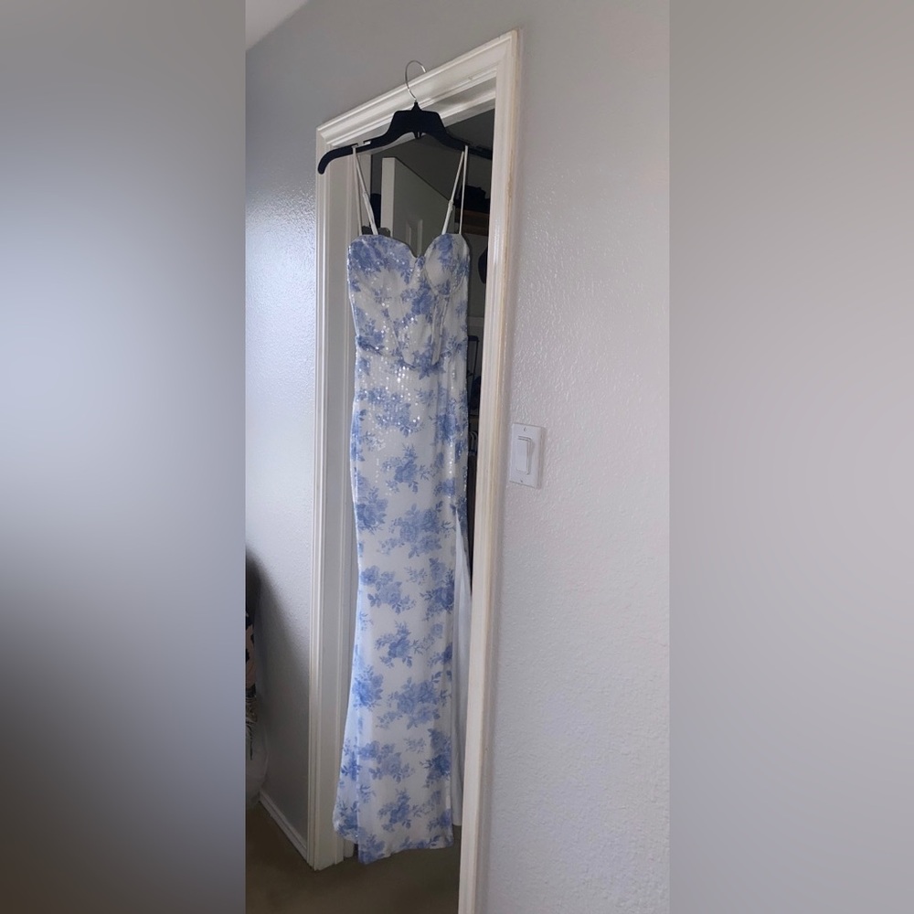 Prom Dress - Picture 2 of 3